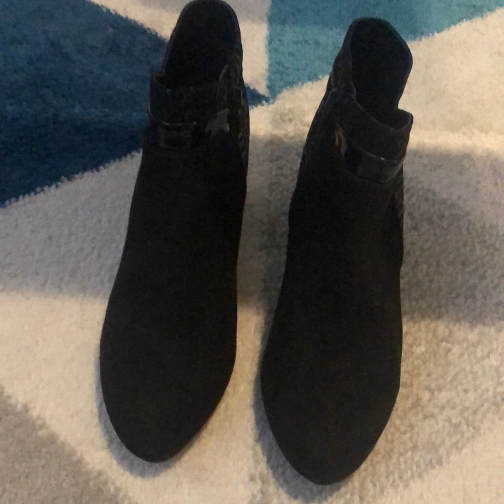 Karen Scott, size 8M black ankle boots